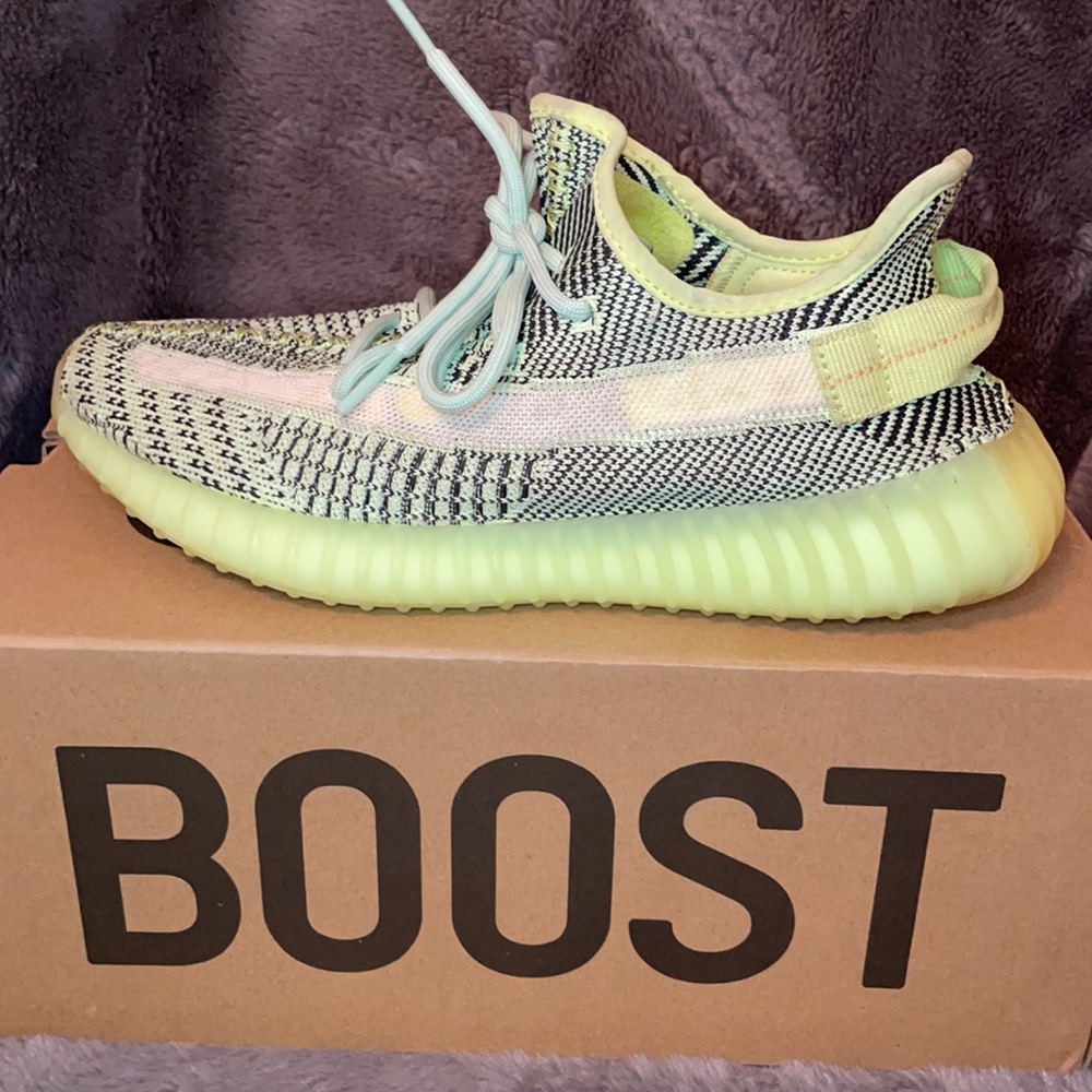 Authentic Yeezy Boost 350 - image 7